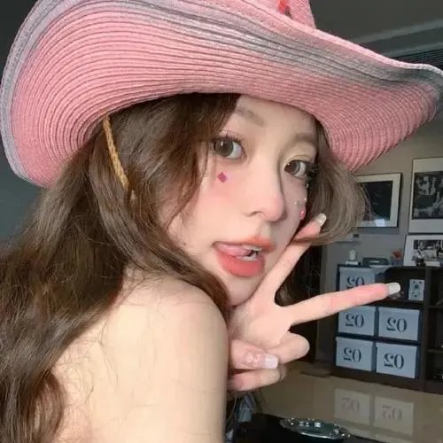 年轻女孩爱过来